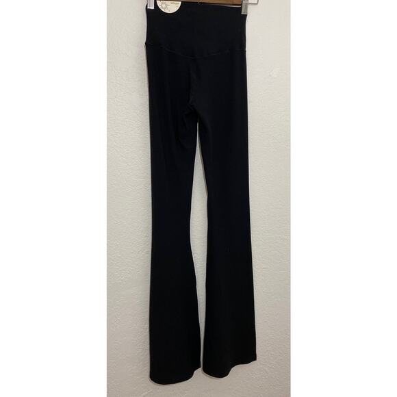 NWT Offline By Aerie Real Me Flare Hi-Rise Black Leggings Small Cinched Waist - Picture 4 of 8